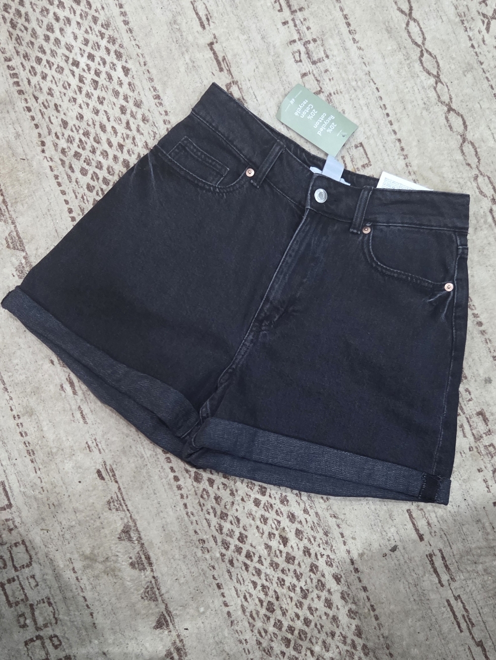H&M Black High-Rise Rolled Hem Denim Shorts Size 8 New With Tags